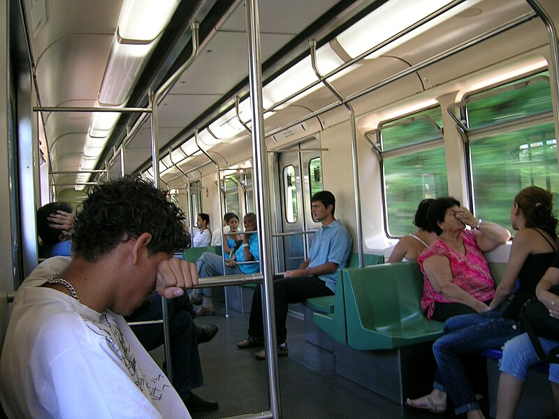 File:Belo Horizonte Metro Interior.JPG