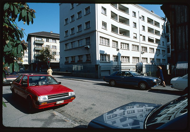 File:Berna. Veduta degli edifici all'angolo fra la Muesmattstrasse e la Länggassstrasse.jpg