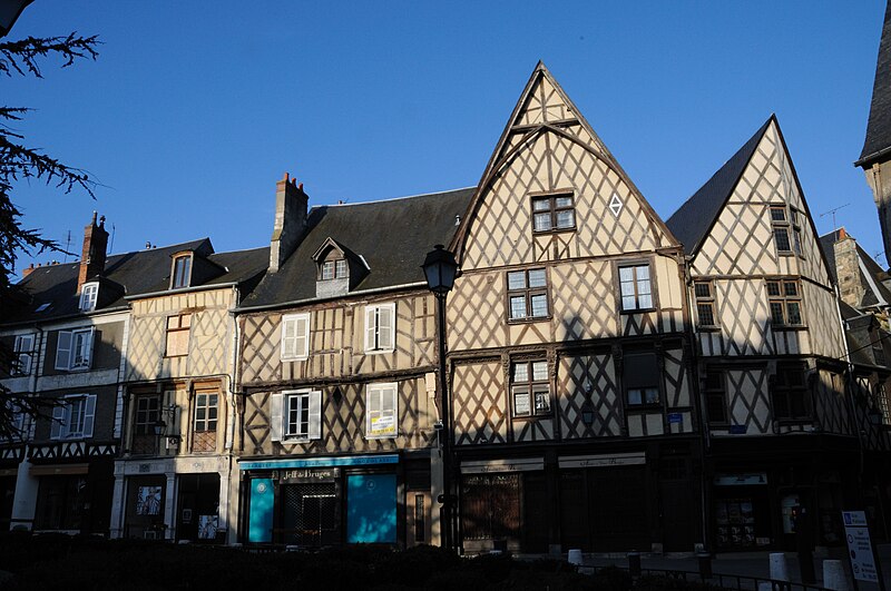 File:Bourges place Gordaine 1.jpg