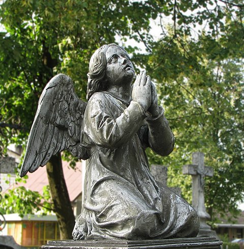 Angeli nella Letteratura Heikhalot (statua di angelo a Bielsk Podlaski, Polonia)