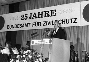 Karl Carstens: Wat he lehrt hett un wat för’n Beroop he harrt hett, Familie, Liddmaat vun NSDAP un CDU