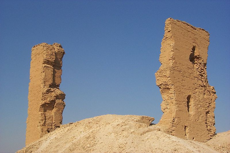 File:Byzantine Tower at Meskene, ancient Barbalissos.jpg