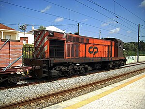 CP 1550 Series locomotive in Tunes Train Station, Portugal - 20080416.jpg