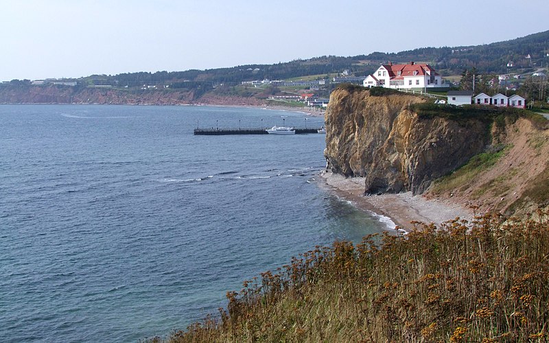 File:Cap à l'ouest de Percé - panoramio.jpg