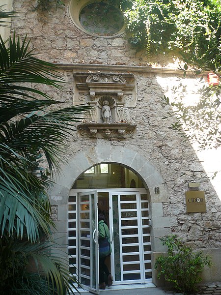 File:Casa de la Misericòrdia P1370991.jpg