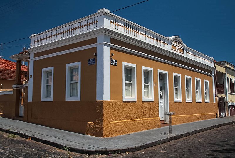 File:Casa do saudoso DR. e POF. Jose Alves Palma..jpg