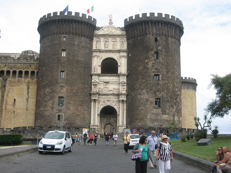 File:Castel Nuovo din Napoli8.jpg