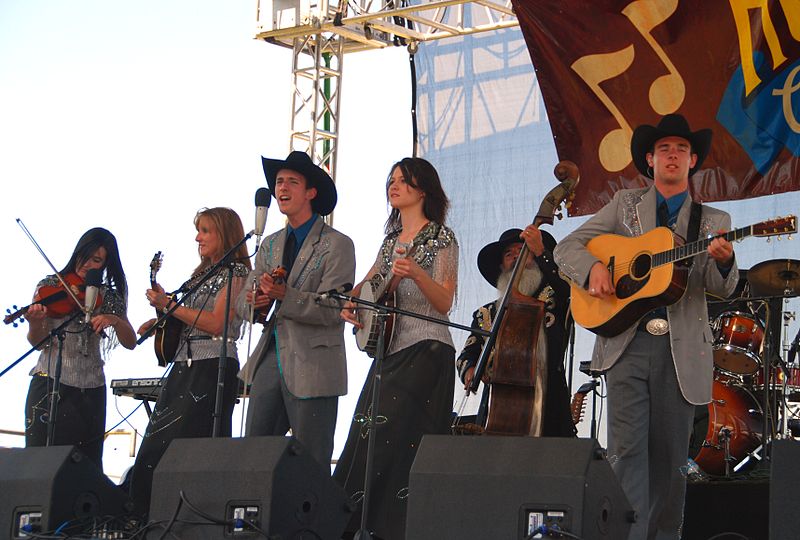 File:Cherryholmes @ 2007 Huck Finn Festival 1.jpg