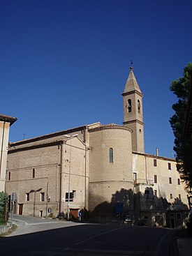 Chiesa parrocchiale SS Pietro e Paolo di Castelleone di Suasa, Italia - Abside e campanile 1.JPG