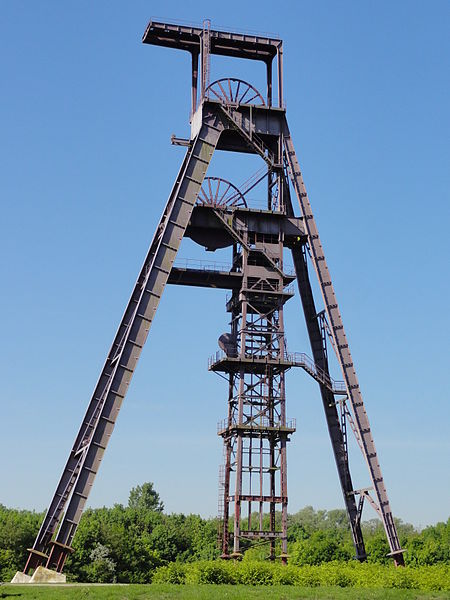 File:Condé-sur-l'Escaut - Fosse Ledoux des mines d'Anzin, puits n° 1 (07).JPG