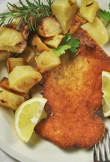 Cotoletta with potatoes