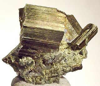 <span class="mw-page-title-main">Cubanite</span> Copper iron sulfide mineral