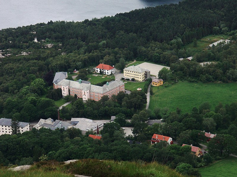 File:Dale Hospital.jpg