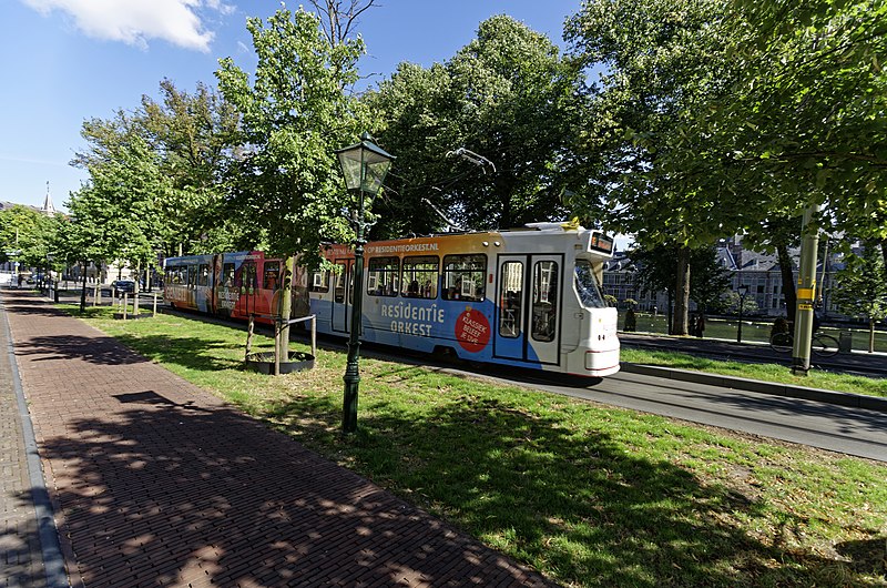 File:Den Haag - Lange Vijverberg - HTM Tram.jpg