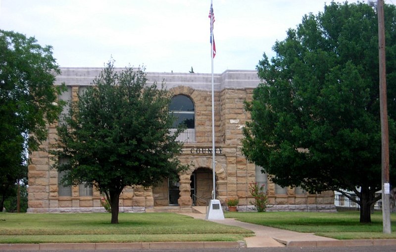 File:Dickens02 courthouse.jpg