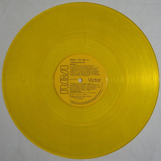 File:Disco de vinilo de color amarillo.jpg - Wikipedia