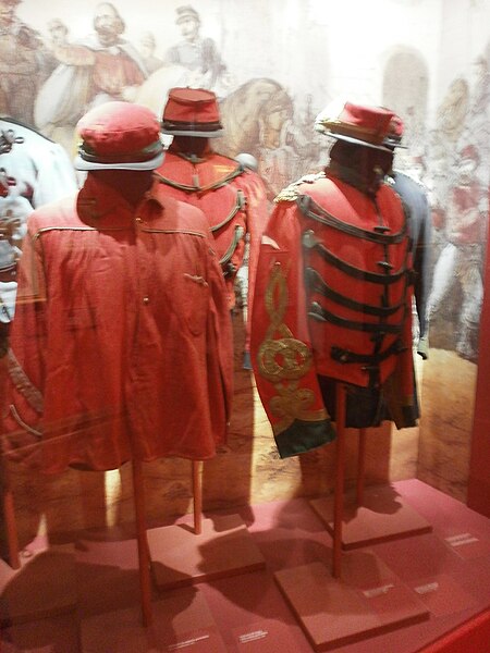 File:Divise delle truppe garibaldine - Museo del Risorgimento di Milano.JPG