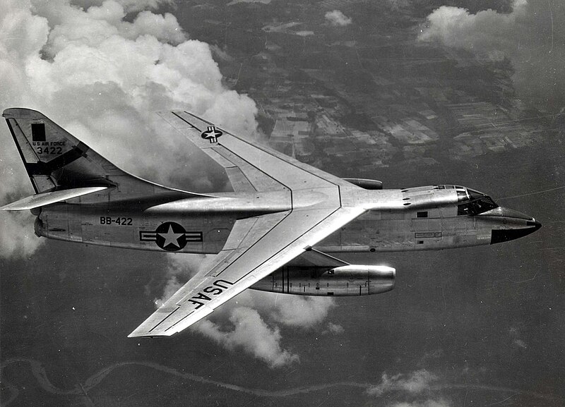 File:Douglas RB-66B Destroyer in flight (SN 53-422) 061102-F-1234P-027.jpg