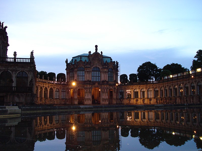 File:Dresdener Zwinger 3.jpg