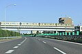 名古屋IC付近で名古屋市営地下鉄東山線と交差。