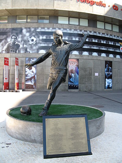 Statue of Benfica's all-time top scorer, Eusébio (473 goals)