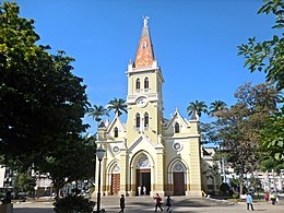 Fachada de São João Catedral de Batista, Caratinga MG.JPG