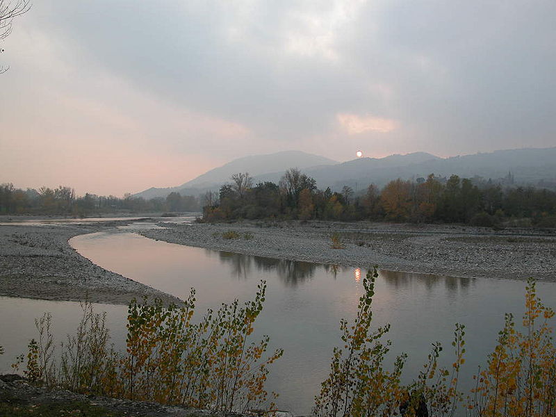 File:Fiume Trebbia a Rivergaro.JPG