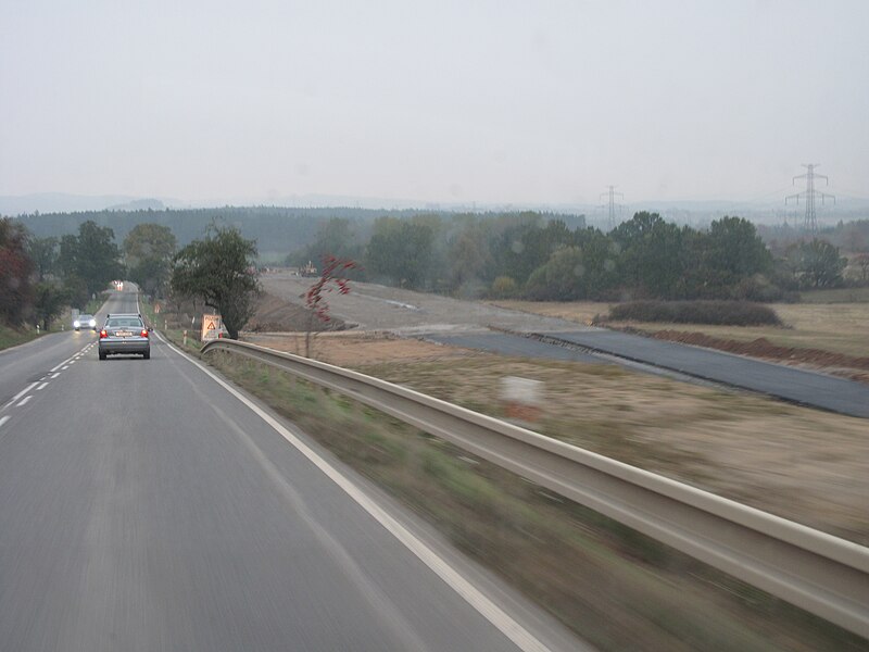 File:Future expressway R4 near Malčice 003.JPG