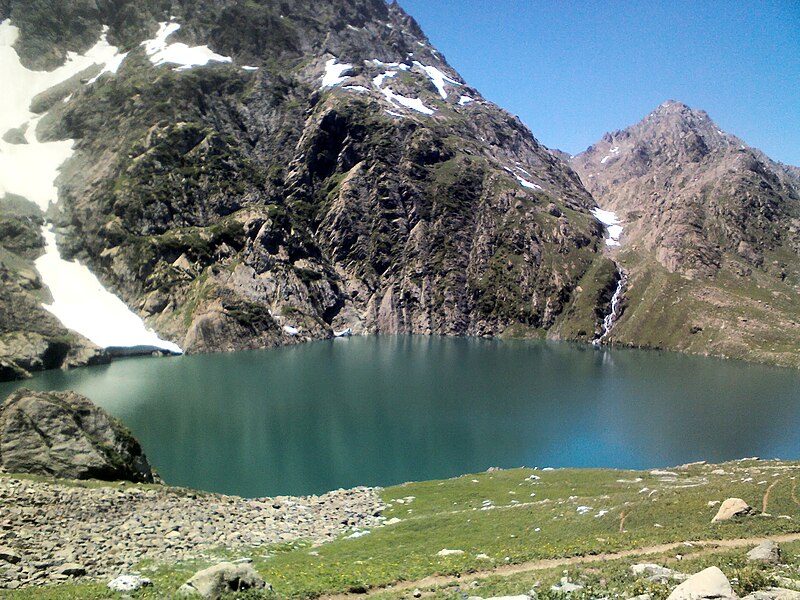 File:Gadsar lake1.jpg