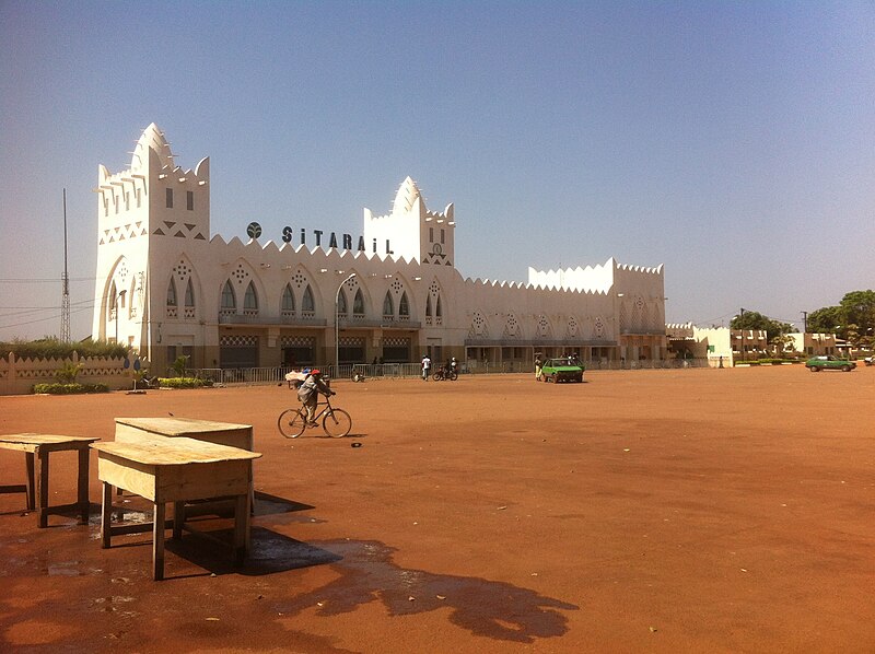 File:Gare de Bobo-Dioulasso.JPG