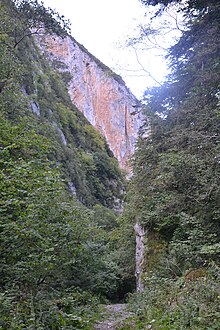 Paysage des gorges sur la commune de Montségur