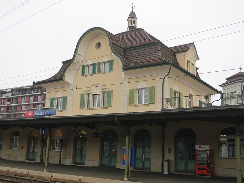 File:Gossau SG Bahnhof.JPG