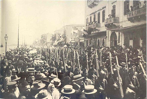 Greek troops marching on İzmir's coastal street, May 1919.