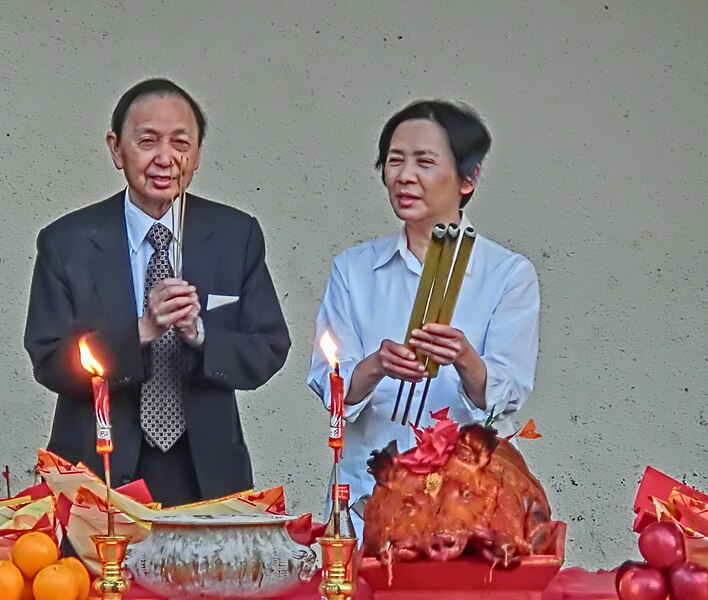 File:HK Hung Hom 葉德嫻 Deanie YIP Tak-Han n 張耀榮 CHEUNG Yiu Wing.jpg