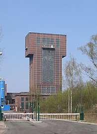 Шахта Hammerkopfturm Роберт Бергверкост.jpg