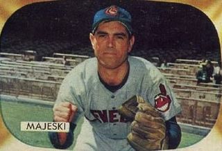 <span class="mw-page-title-main">Hank Majeski</span> American baseball player (1916-1991)