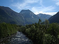 Kvinnherad Kommune: Geografi, Arbeids- og næringsliv, Tettstader og bygder