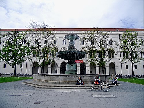 Geschwister-Scholl-Platz (München)