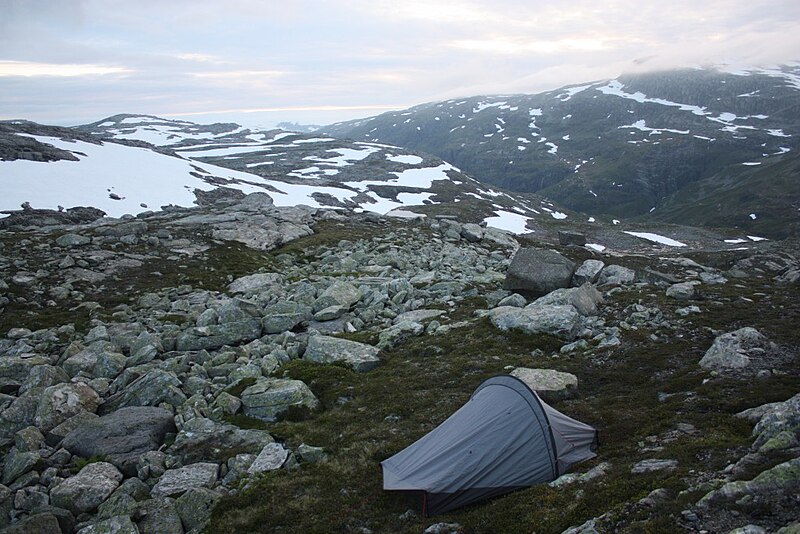 File:Hiking tent Hardangervidda Norway (60.015, 6.718).JPG