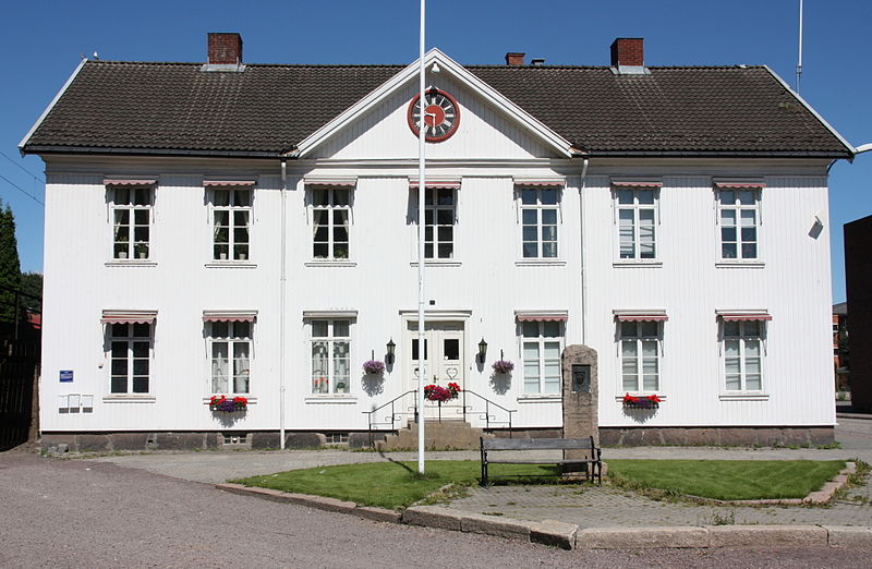 File:Holmestrand Politistasjon 2.jpg