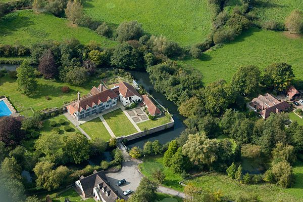 Horselunges Manor, Grant's Home in East Sussex