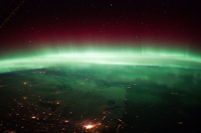 File:ISS-30 Aurora Borealis above Manitoba, Canada.jpg - Wikipedia