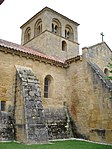 Iguerande (Saône-et-Loire, Fr), la iglesia, cruce de caminos y torre.JPG