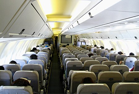 Tập tin:Japan Airlines 767-300 Economy cabin.jpg