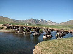 伊德爾河上的木橋，位於扎尔嘎兰特苏木
