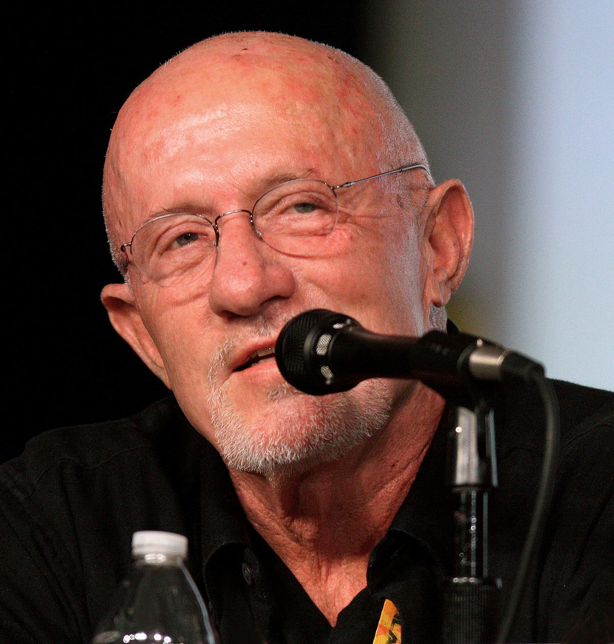 Jonathan Banks — Wikipédia