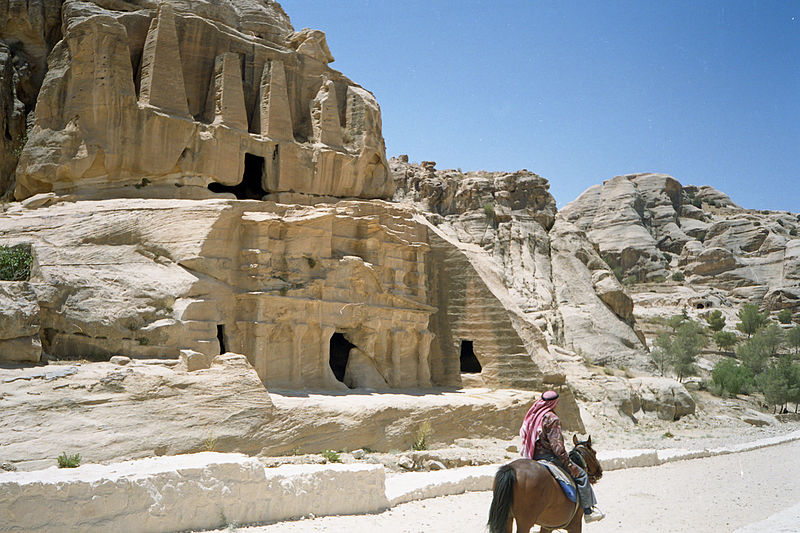 File:Jordania Petra 2000 v1.jpg