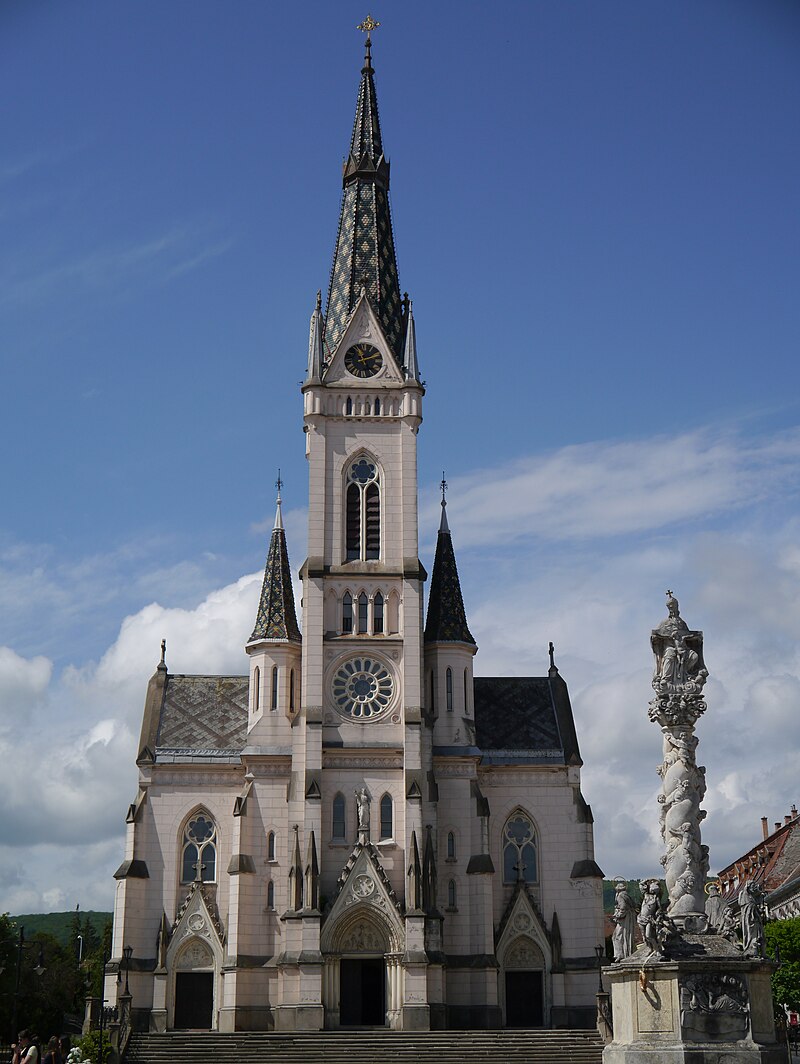 Köszeg Herz-Jesu-Kirche Front 2.JPG