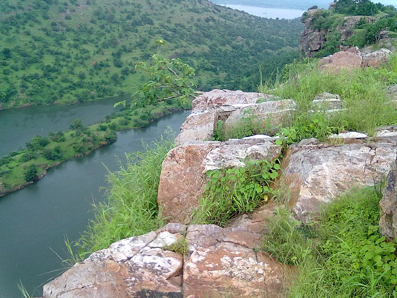 File:KADANA DAM WATER RESERVOIR AT KADANA PANCHMAHALS - panoramio (5).jpg