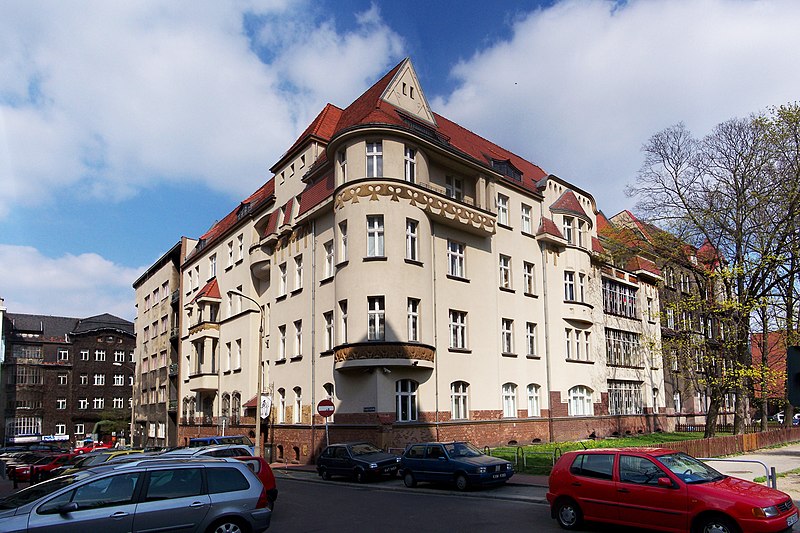 File:Katowice - Muzeum Historii Katowic.jpg